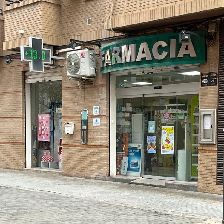 IMAGEN DEL EXTERIOR DE LA FARMACIA IMAGEN DEL EXTERIOR DE LA FARMACIA